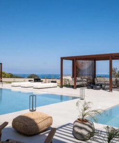 Alternative view of LUXURY